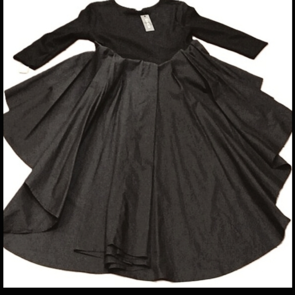 GRACIA. BLACK TEE SHIRT TOP W/ ATTACHED HIGH/LOW TRAIN SIZE M.